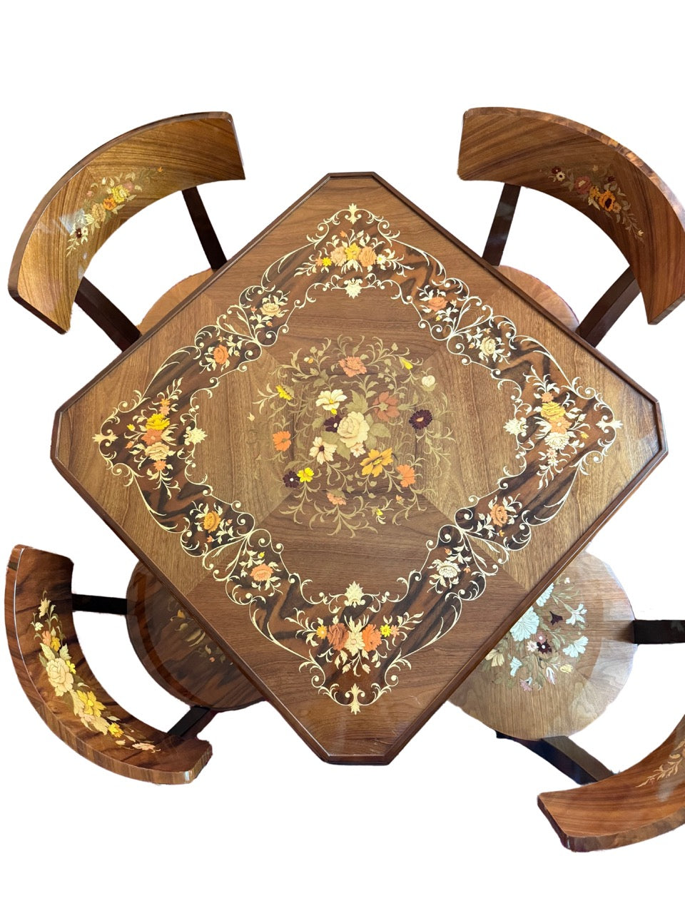 Vintage 1970s Italian inlaid game table set with floral marquetry and four matching chairs and game accessories in pristine condition